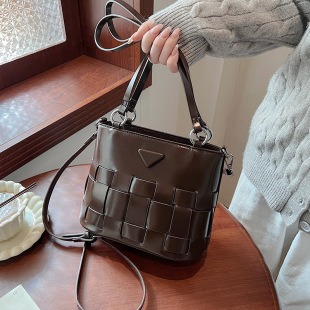 24s Pearl Handle woc High Quality Bags