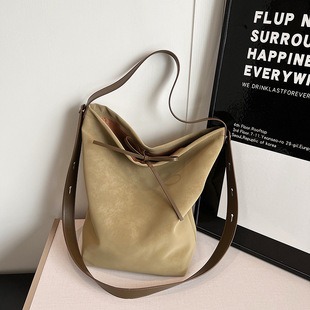 M45709 Pink (embossed) 20x20x13cm High Quality Bags