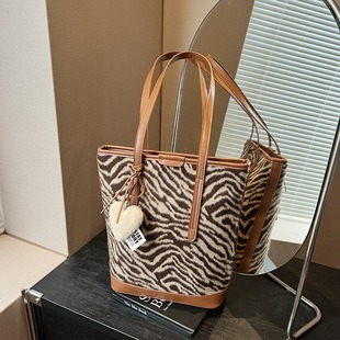 M25207 21x14x6cm High Quality Bags