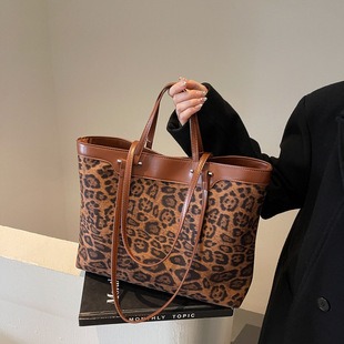 M14700 15x15x38cm High Quality Bags