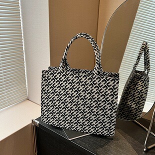 M53937 S3 28x10.cm High Quality Bags