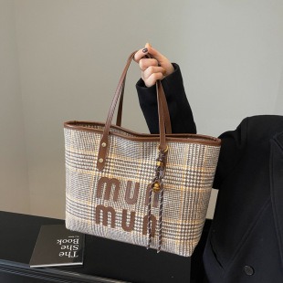M81913 16x10x7.5cm High Quality Bags