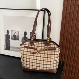 M46386 Grey Silk Screen 23x16x8.5cm High Quality Bags