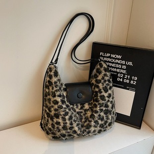 M22890 White 23x16x10cm High Quality Bags