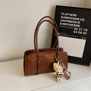 M63076 Heiger HH31 19x10cm High Quality Bags