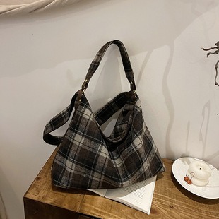 M12665 Green 32x21x8cm High Quality Bags